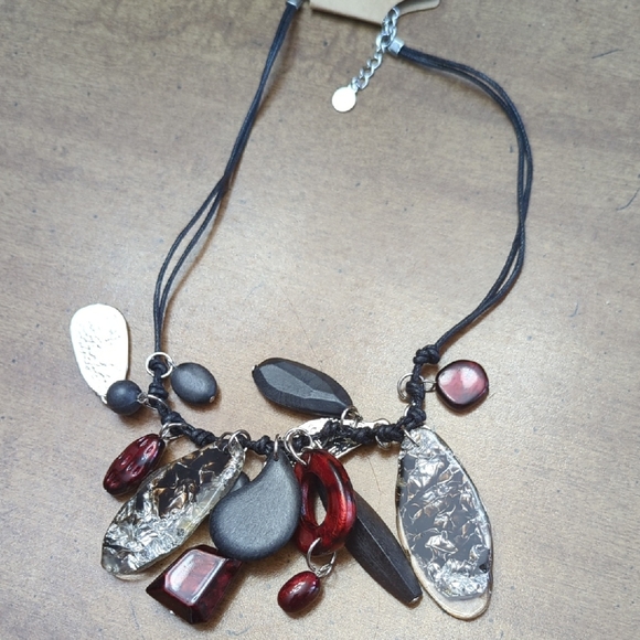Jewelry - Elegant Multi-Color Necklace